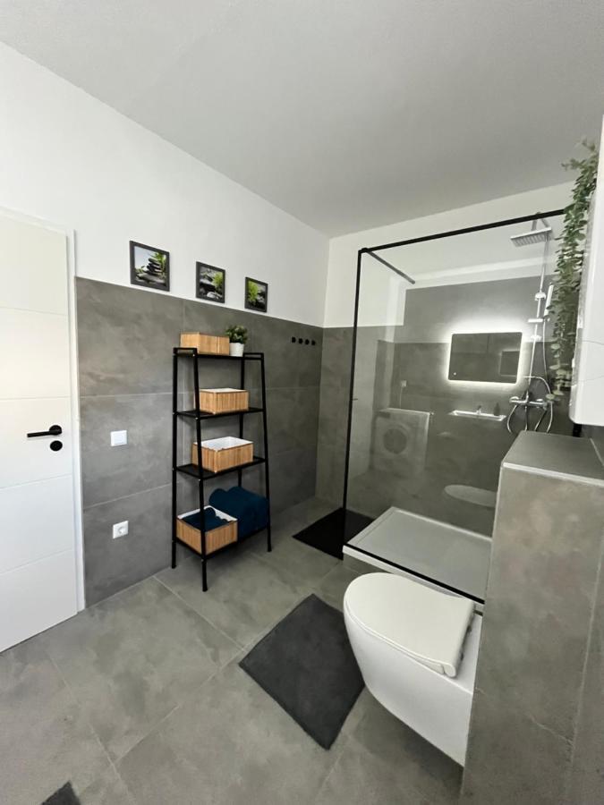 Appartment Florida Naehe Duesseldorf, Messe, Hbf, City, Wifi, Helios Hospital 크레펠트 외부 사진